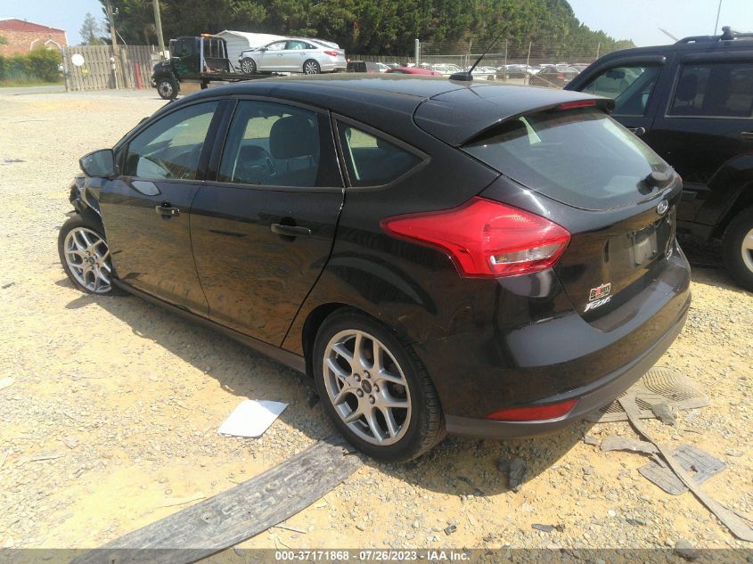 2015 FORD FOCUS SE - 1FADP3K23FL238953