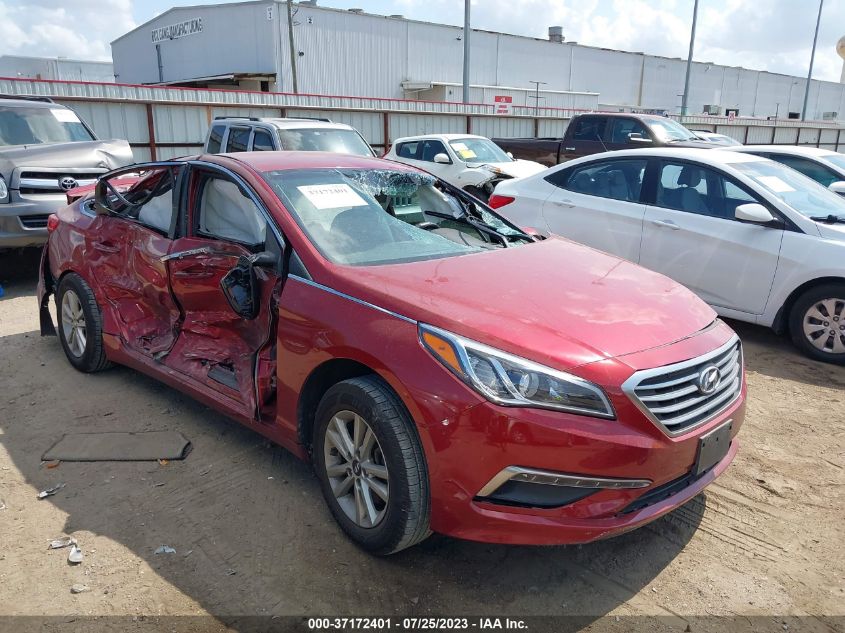 2015 HYUNDAI SONATA 2.4L SE - 5NPE24AF1FH137051