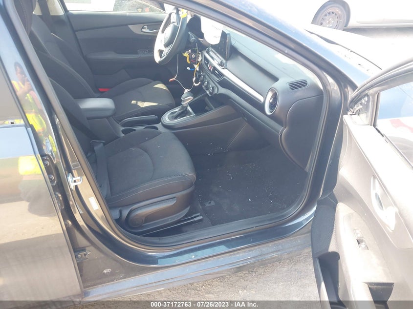 VIN 3KPF24AD2ME312282 2021 KIA FORTE LXS