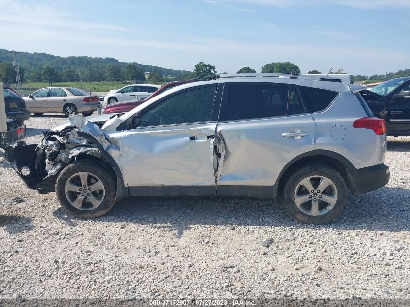 2015 TOYOTA RAV4 XLE - JTMWFREV1FD077818