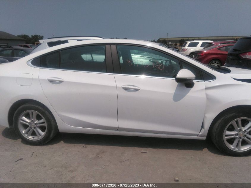 2018 CHEVROLET CRUZE LT - 1G1BE5SM5J7195943