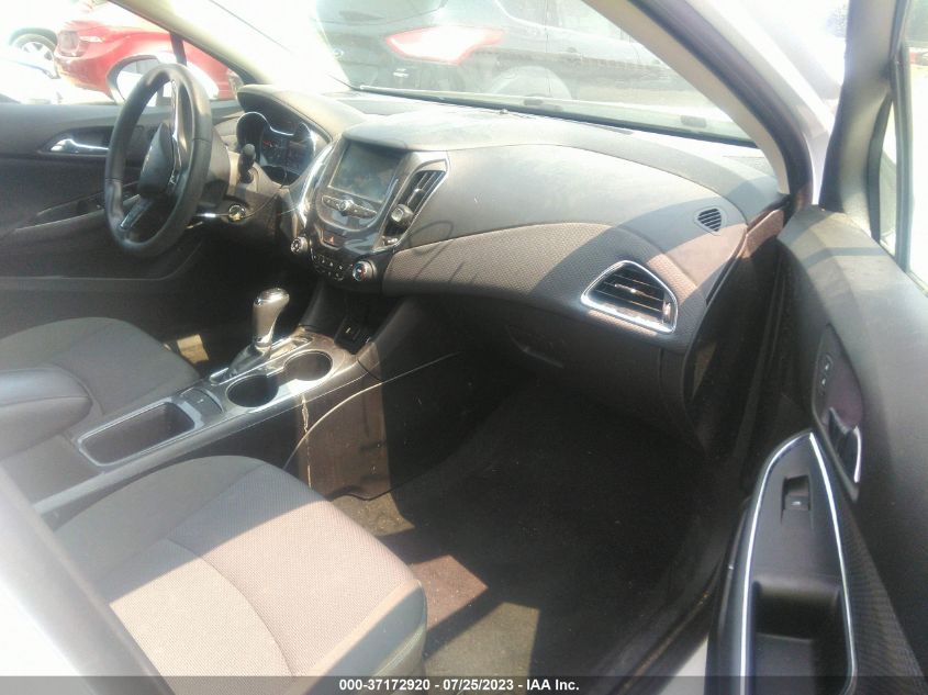 2018 CHEVROLET CRUZE LT - 1G1BE5SM5J7195943