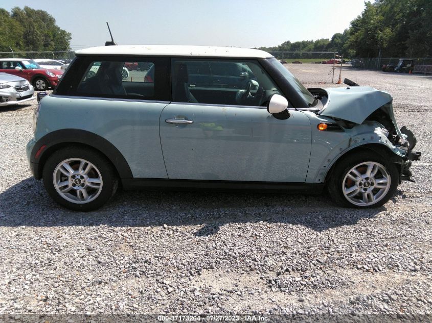 2013 MINI COOPER HARDTOP - WMWSU3C52DT682225