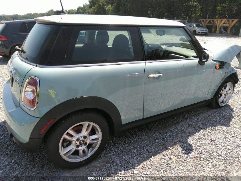2013 MINI COOPER HARDTOP - WMWSU3C52DT682225