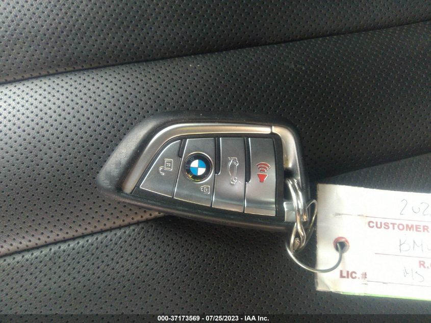VIN WBS83CH01MCH20231 2021 BMW M5