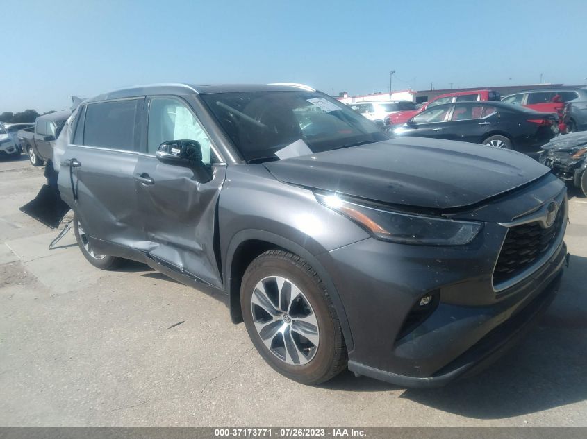 2021 TOYOTA HIGHLANDER XLE - 5TDGZRBH9MS525072