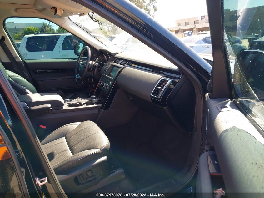 VIN SALRGBBV7HA041571 2017 LAND ROVER DISCOVERY SE