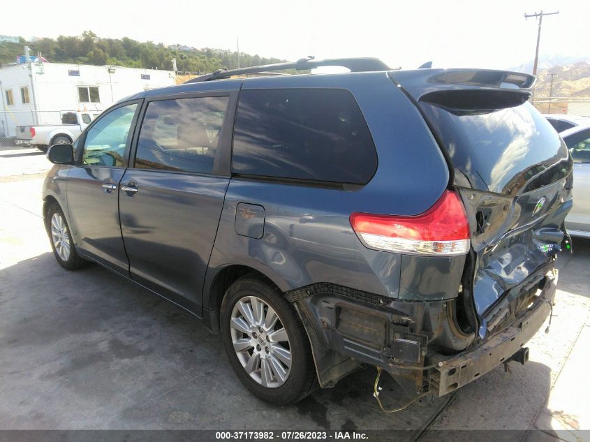 5TDDK3DC8DS061813 2013 TOYOTA SIENNA, photo no. 3