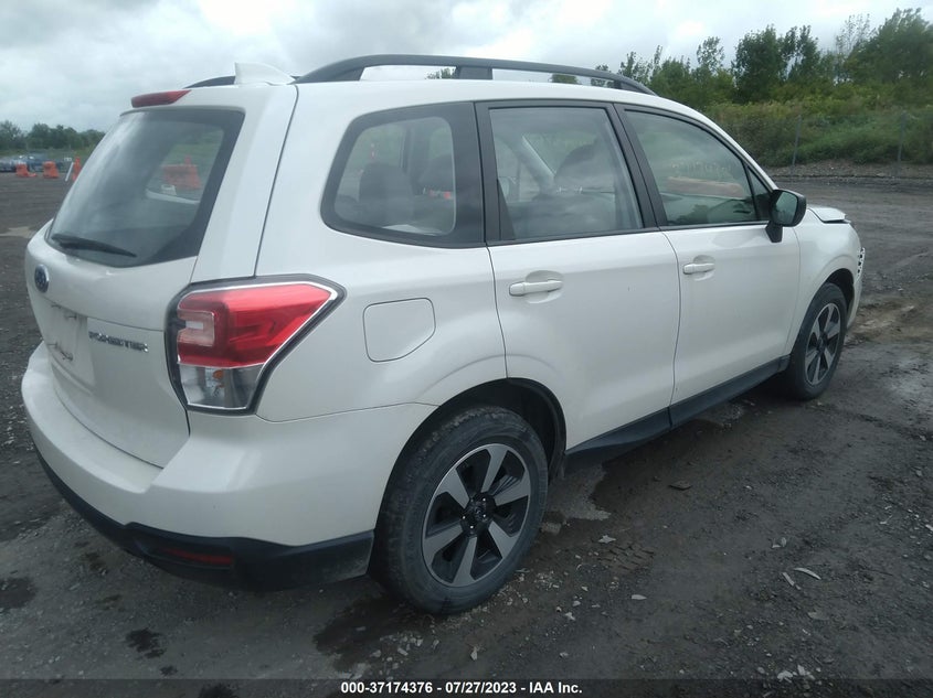 VIN JF2SJABC6JH526785 2018 SUBARU FORESTER