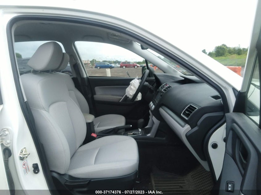VIN JF2SJABC6JH526785 2018 SUBARU FORESTER