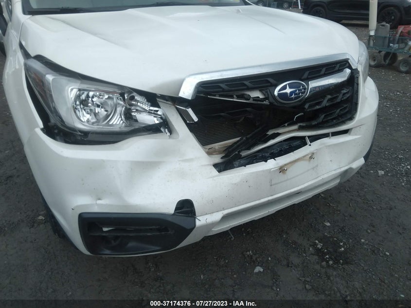 VIN JF2SJABC6JH526785 2018 SUBARU FORESTER