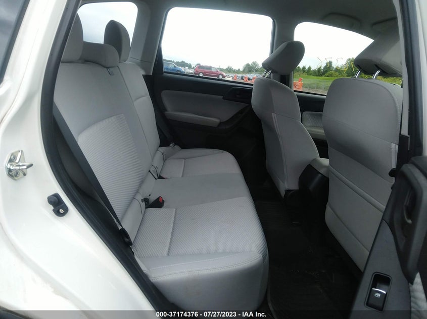 VIN JF2SJABC6JH526785 2018 SUBARU FORESTER