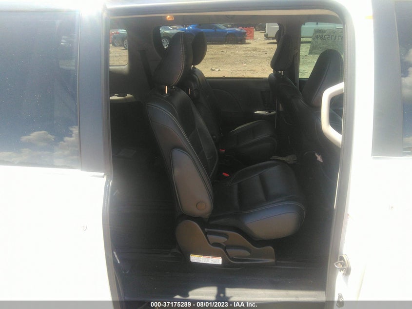 VIN 5TDXZ3DC3JS920469 2018 TOYOTA SIENNA SE/SE PREMIUM