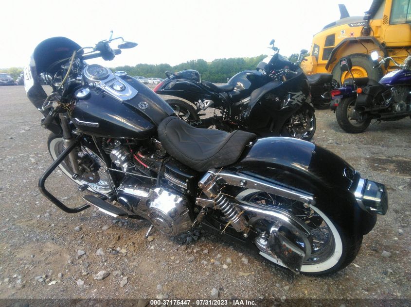 2011 HARLEY-DAVIDSON FXDC - 1HD1GV416BC324988