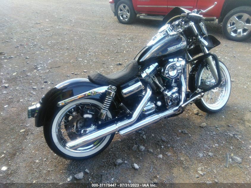 2011 HARLEY-DAVIDSON FXDC - 1HD1GV416BC324988