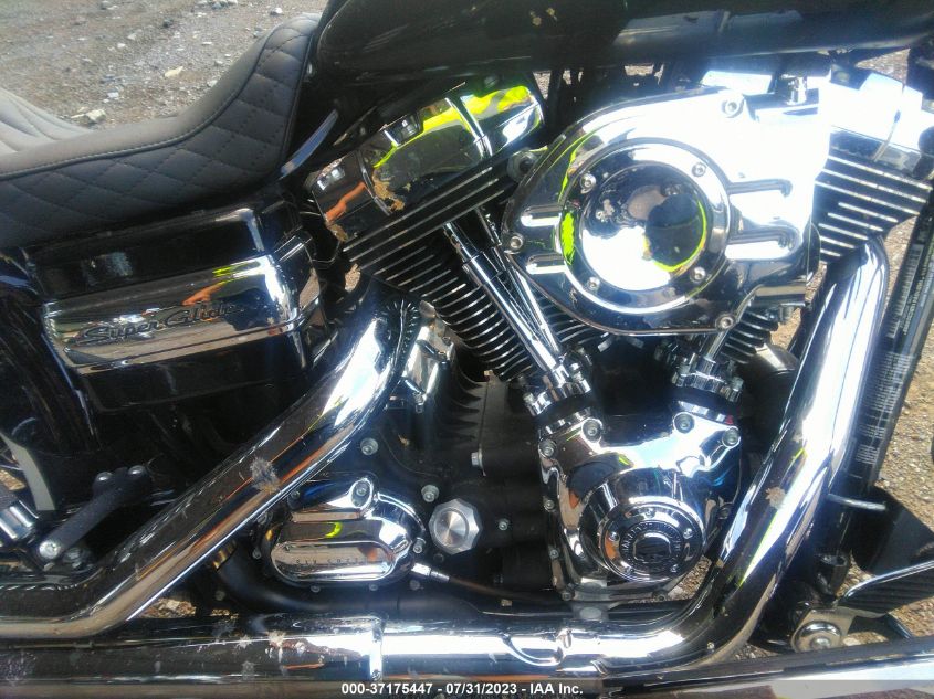 2011 HARLEY-DAVIDSON FXDC - 1HD1GV416BC324988