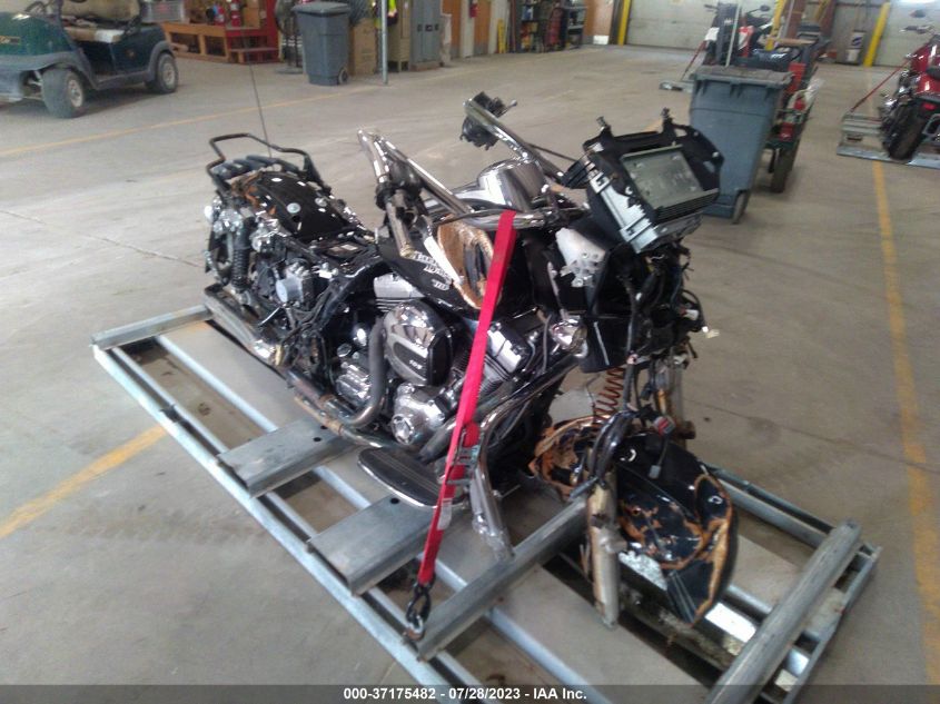 2015 HARLEY-DAVIDSON FLHXS STREET GLIDE SPECIAL - 1HD1KRM19FB675363