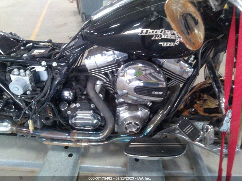 2015 HARLEY-DAVIDSON FLHXS STREET GLIDE SPECIAL - 1HD1KRM19FB675363