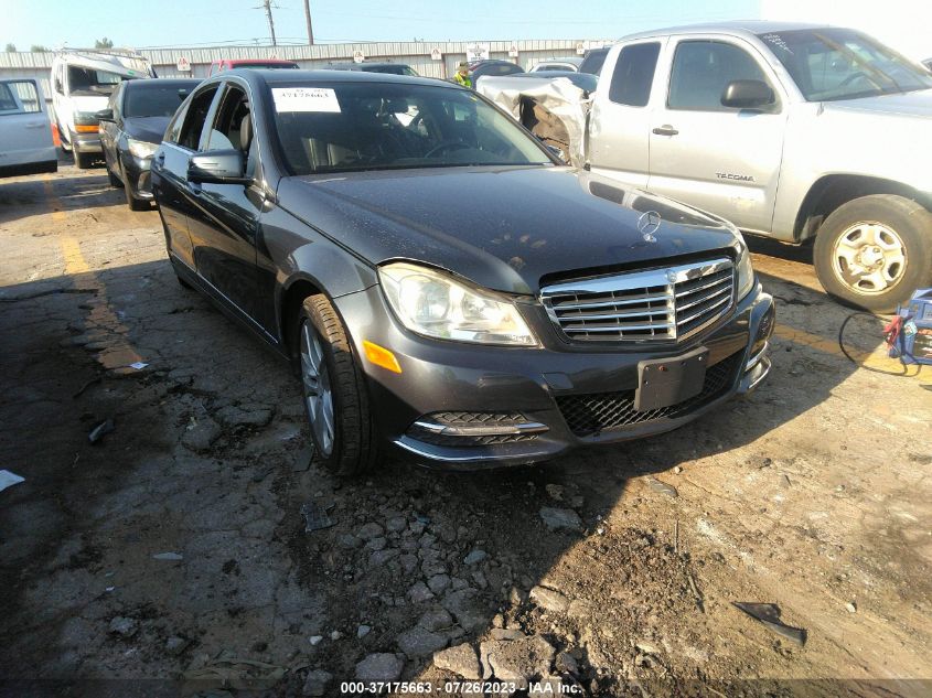 2013 MERCEDES-BENZ C-CLASS C 250 - WDDGF4HB2DA743386