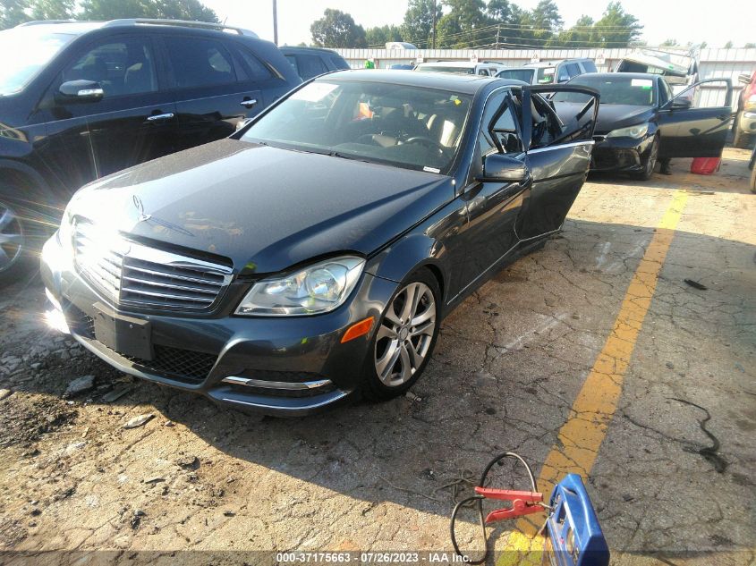2013 MERCEDES-BENZ C-CLASS C 250 - WDDGF4HB2DA743386