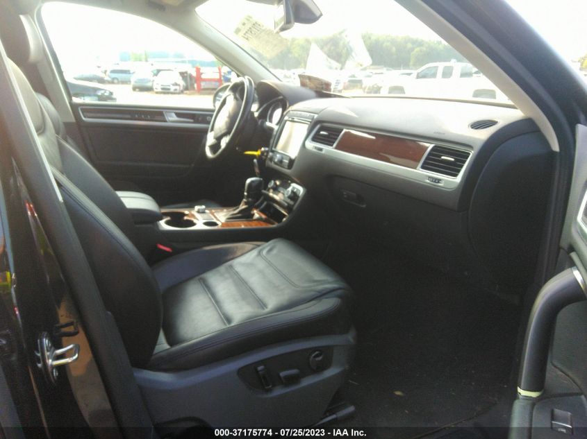 2015 VOLKSWAGEN TOUAREG V6 TDI - WVGEP9BP5FD008186