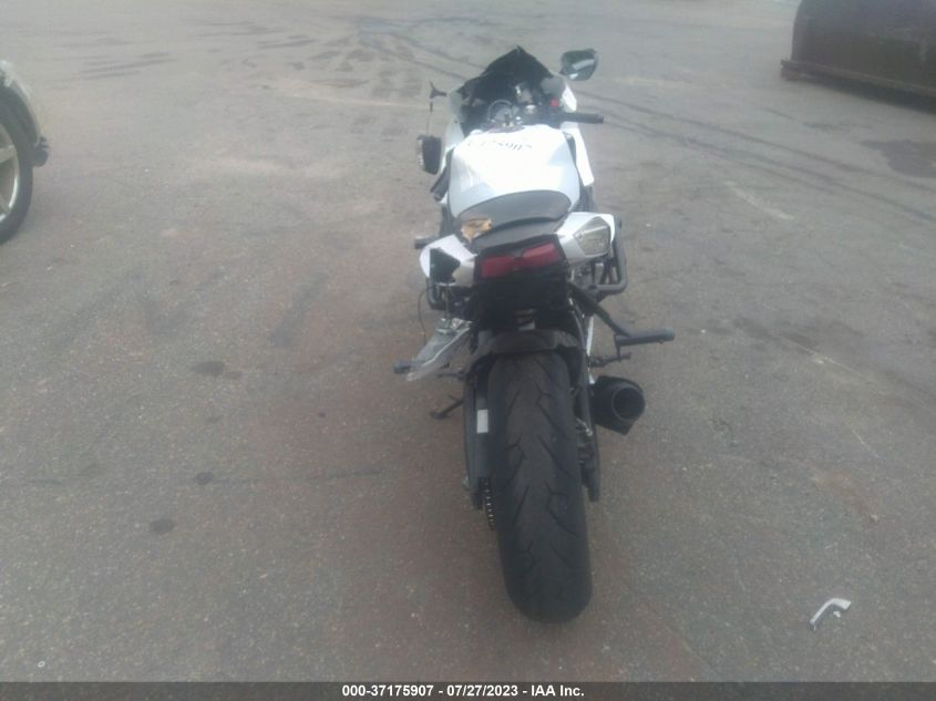 2015 SUZUKI GSX-R600 - JS1GN7FA8F2100086