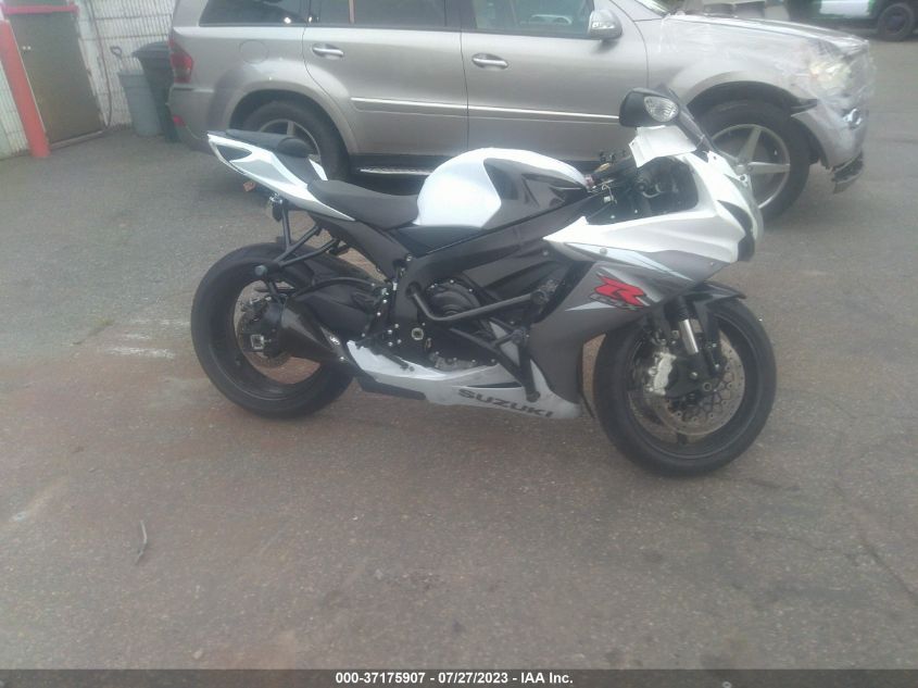 2015 SUZUKI GSX-R600 - JS1GN7FA8F2100086