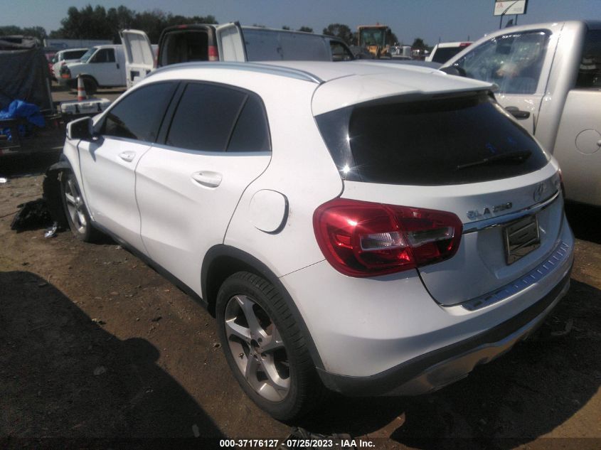 2019 MERCEDES-BENZ GLA 250 WDCTG4GB2KJ585632