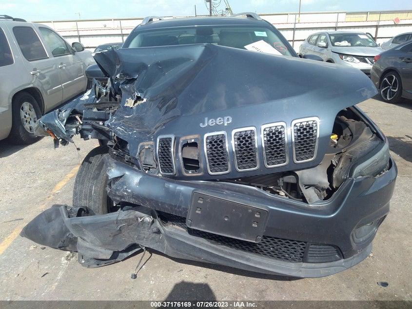 VIN 1C4PJLCB7KD382338 2019 JEEP CHEROKEE LATITUDE