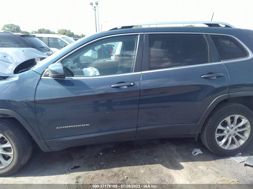 VIN 1C4PJLCB7KD382338 2019 JEEP CHEROKEE LATITUDE