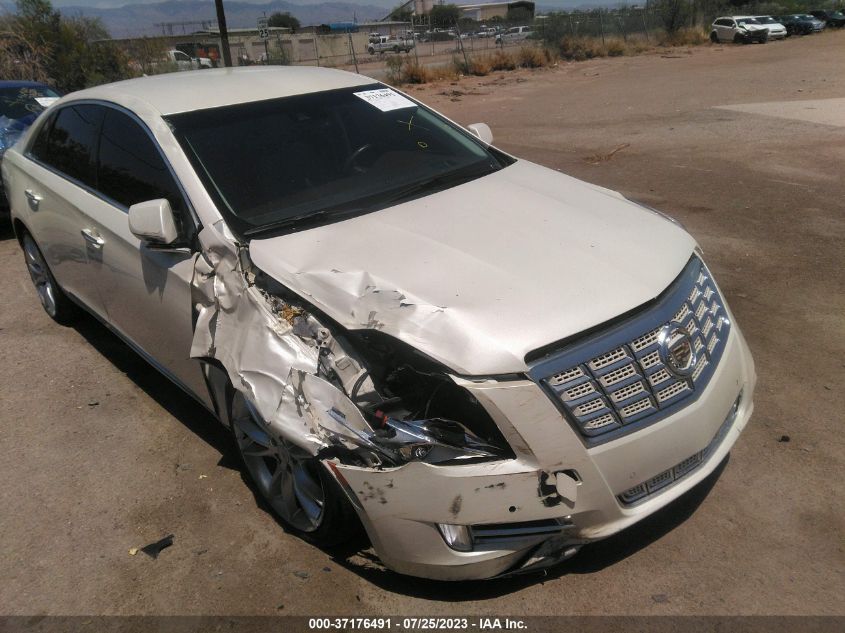 2013 CADILLAC XTS PREMIUM COLLECTION - 2G61S5S36D9138076