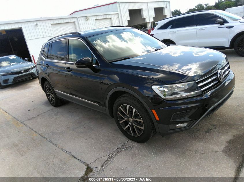 2018 VOLKSWAGEN TIGUAN SEL/SE - 3VV3B7AX0JM032913