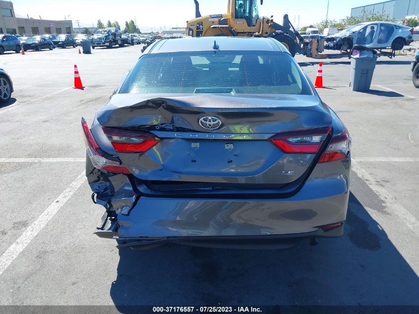 4T1R11AK3PU756463 Toyota Camry LE 17