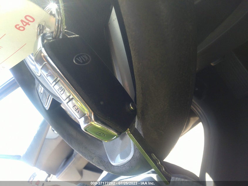VIN 3KPF24AD2KE137528 2019 KIA FORTE LXS