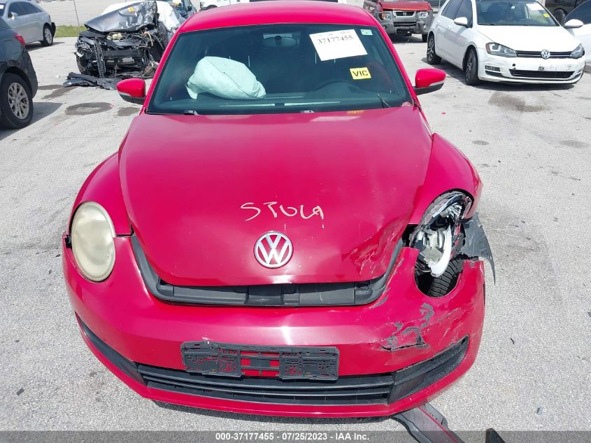 2013 VOLKSWAGEN BEETLE COUPE 2.5L - 3VWJX7AT5DM607125