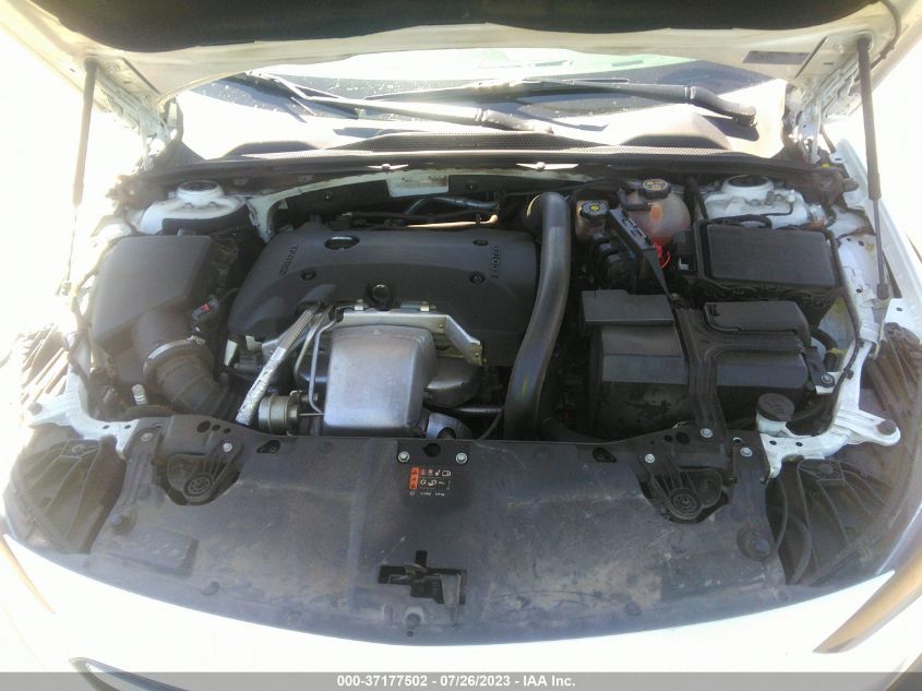 2018 BUICK REGAL TOURX ESSENCE - W04GV8SX8J1099956