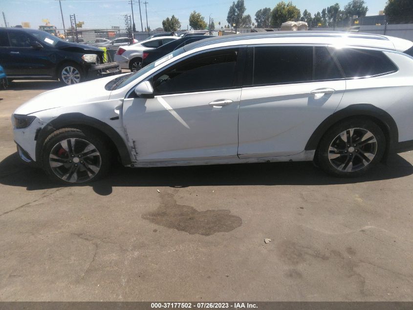 2018 BUICK REGAL TOURX ESSENCE - W04GV8SX8J1099956