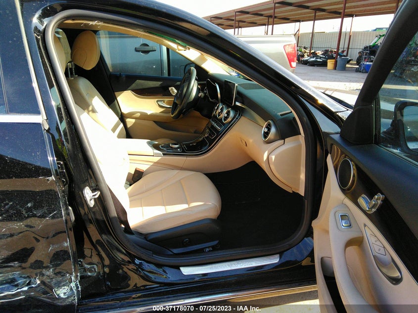 VIN 55SWF4JB1HU233560 2017 MERCEDES-BENZ C-CLASS C 300