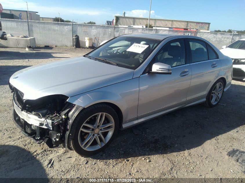 VIN WDDGF4HB6DR300806 2013 MERCEDES-BENZ C no.2