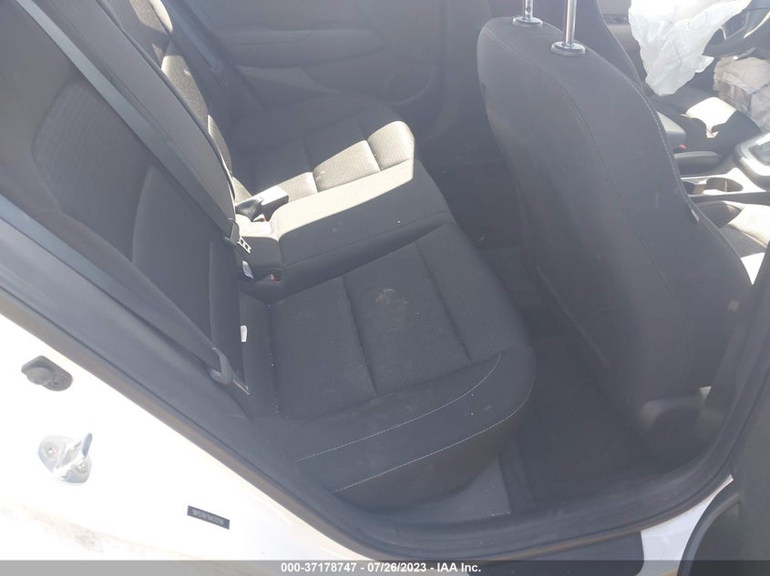 VIN 5NPD74LF9JH332186 2018 HYUNDAI ELANTRA SE