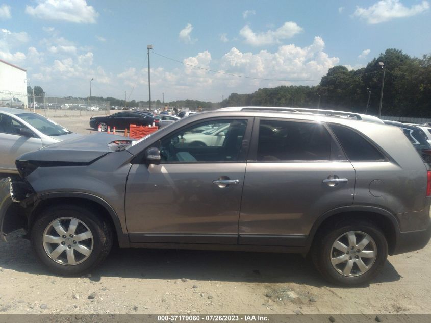 2013 KIA SORENTO LX - 5XYKT4A27DG390084