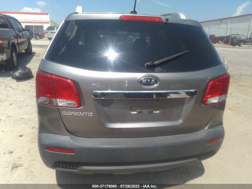 2013 KIA SORENTO LX - 5XYKT4A27DG390084