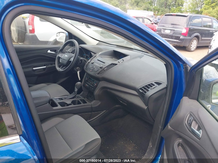 VIN 1FMCU9GD3HUA50647 2017 FORD ESCAPE SE
