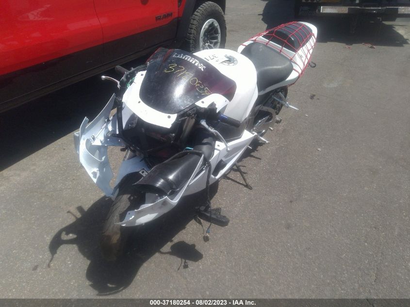 2002 SUZUKI GSX-R750 - JS1GR7HA122107327