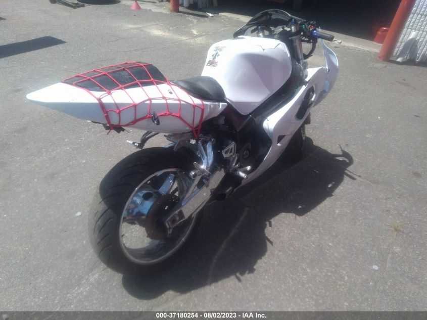 2002 SUZUKI GSX-R750 - JS1GR7HA122107327