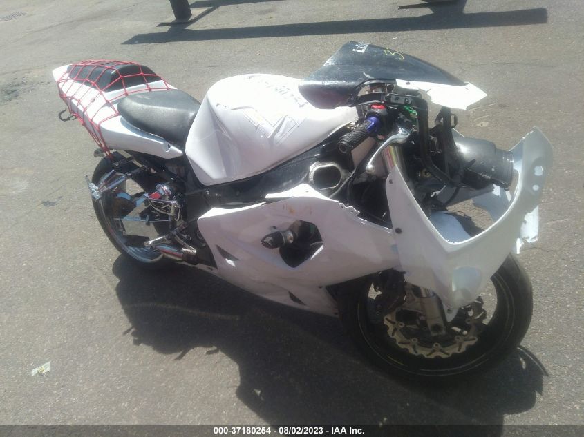 2002 SUZUKI GSX-R750 - JS1GR7HA122107327