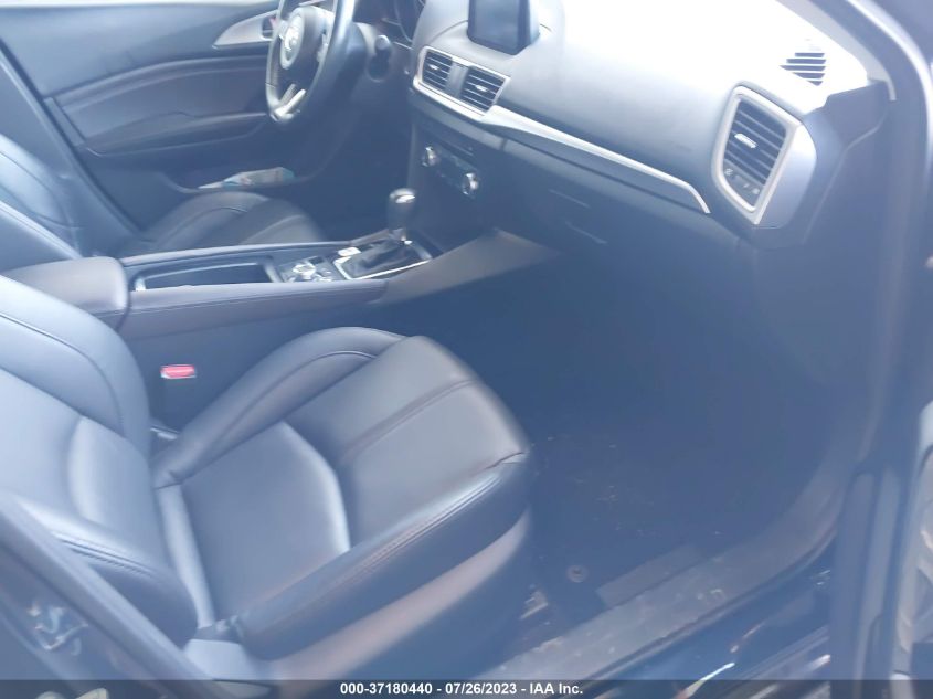 2018 MAZDA MAZDA3 4-DOOR TOURING - 3MZBN1V35JM249229