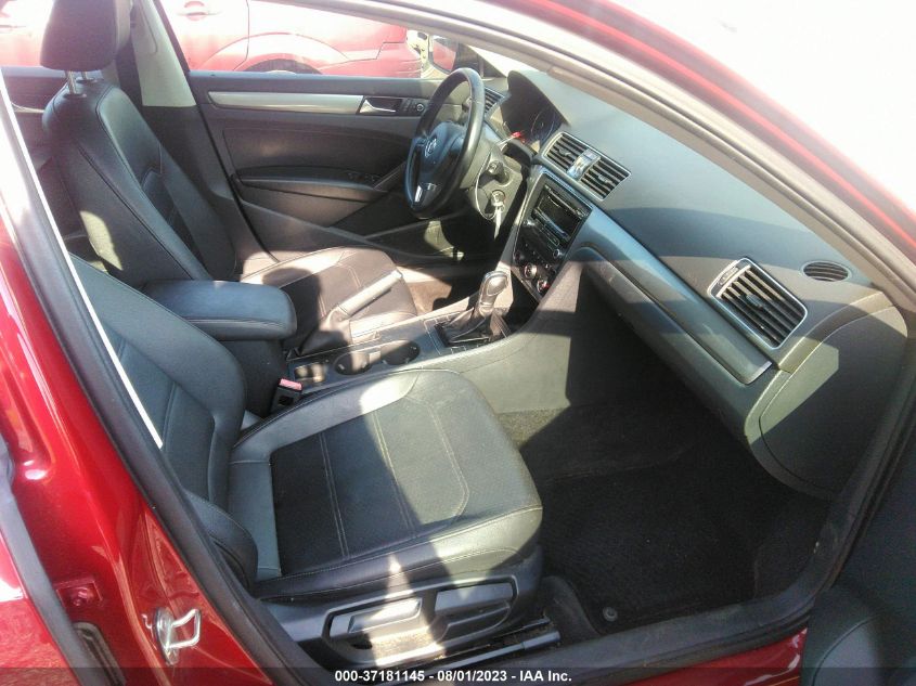 2015 VOLKSWAGEN PASSAT S - 1VWAT7A37FT042506