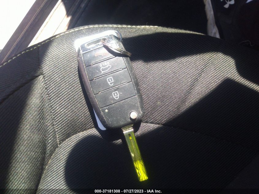 2016 KIA SOUL + - KNDJP3A58G7238210