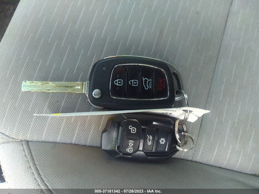 2019 HYUNDAI TUCSON SE - KM8J2CA40KU071711